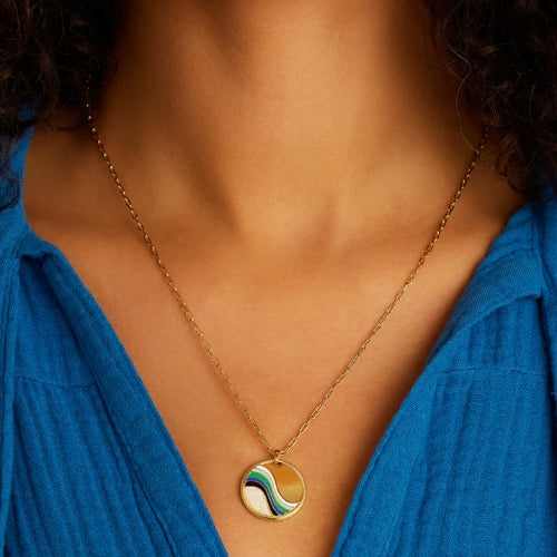 Swell Pendant Necklace